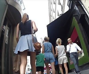 Upskirt - Hot piece of ass !