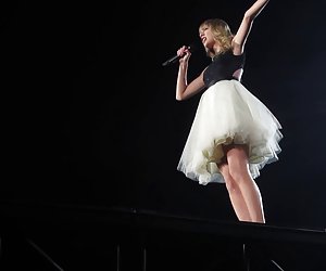 Taylor Swift performing in Detroit