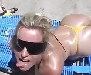 MILF take a facial on the beach