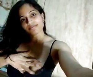 Indian MILF playing around