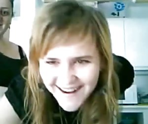 Daughter and not her mom and aunt on webcam flash