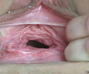 CLOSE UP PUSSY