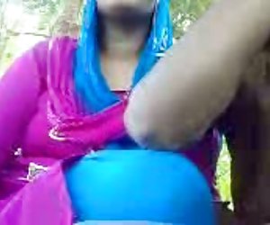 desi aunty handjob in park