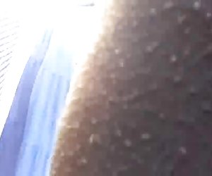 Pica no rabo da novinha