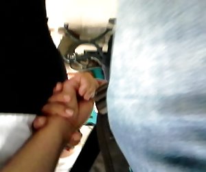 Touch me madura me roso la verga con los dedos