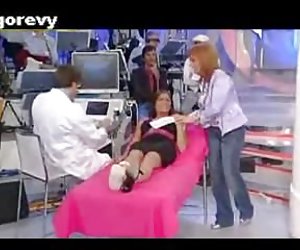 Barbara Chiappini - Oops Upskirt Mutandine Cosce Aperte