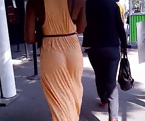Lovely College girls went shopping, and at the end of the game, sex games in the dorm, with a variety of fruits