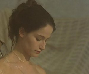 Marie Gillain - Harem Suare