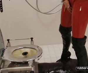 My living Toilet Box - Squirting