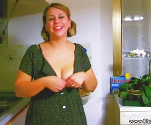 BBW Housewife Gives Funtime BJ