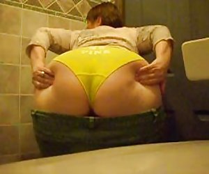 Irish Pawg M.J. Gets Yellow