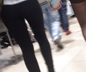 Extremel nice teen ass in black leggings