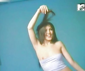 Fabrika nipslip on MTV News