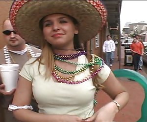 illinois girls at mardi gras