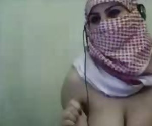 Palestine Arab Hijab Girl show her Big Boobs in Webcam