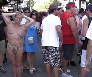 Naked in public 1