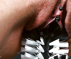 Queensnake.com - T-Brush