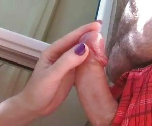 Ella's handjob, please comment