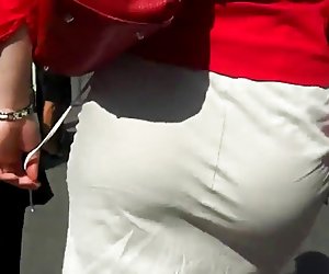 Candid Sexy Ass in Skirt